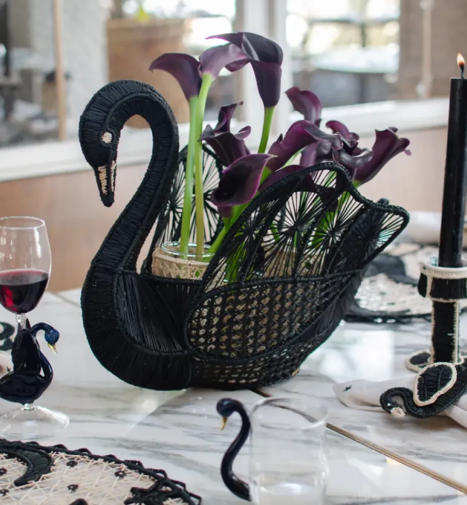Bread Baskets|Bizatino Collection*Mercedes Salazar Black Swan Basket
